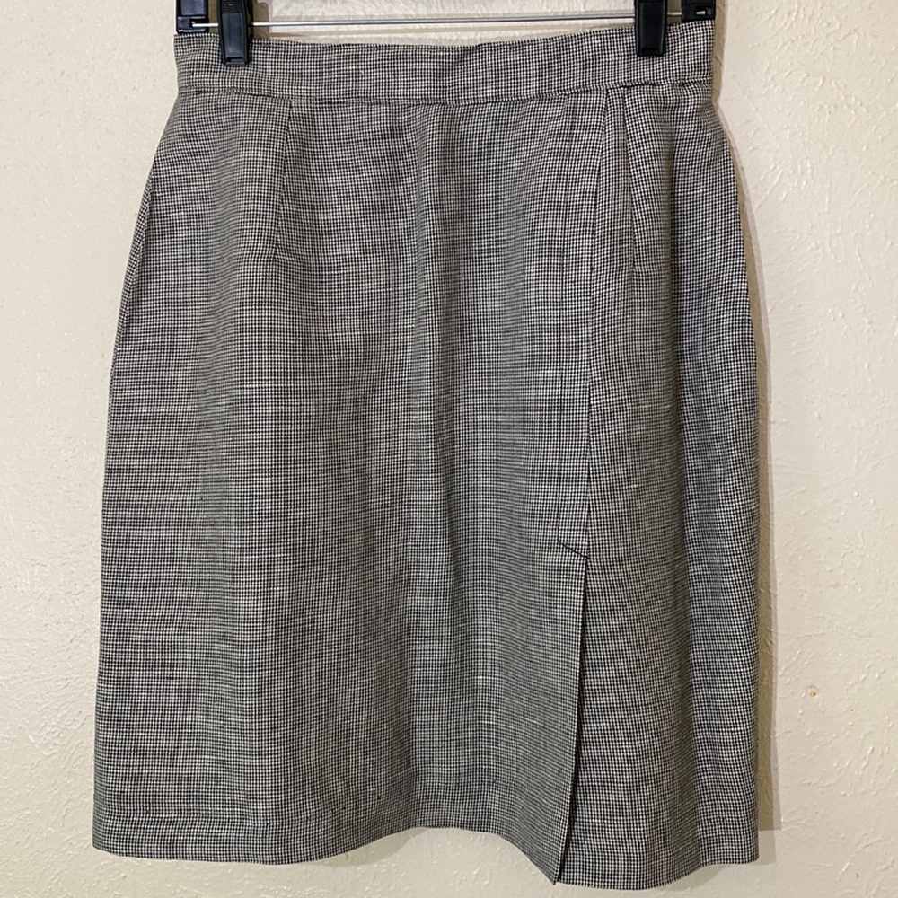 Vintage Giorgio Sant’ Angelo Plaid B/W Midi Skirt with Pockets.